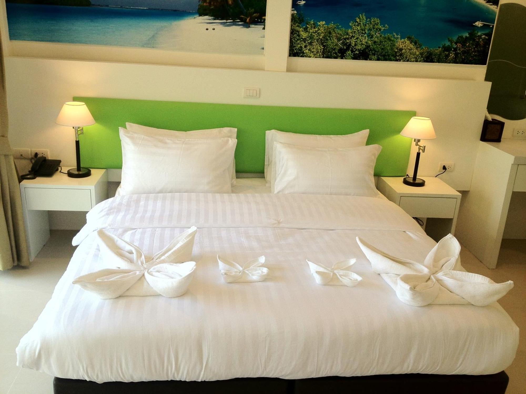 Armoni Patong Beach Hotel מראה חיצוני תמונה